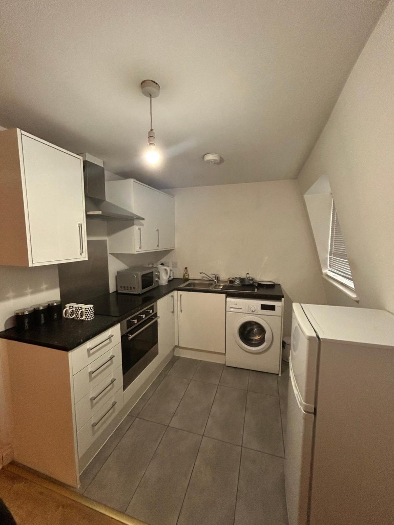 Leicester Studio At City Centre With Free Parking Экстерьер фото