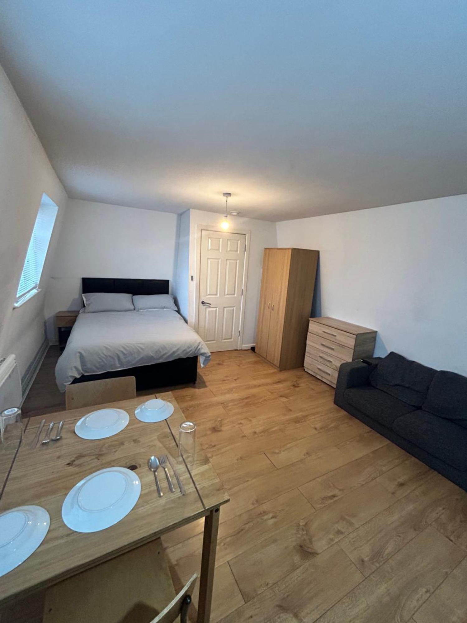 Leicester Studio At City Centre With Free Parking Экстерьер фото